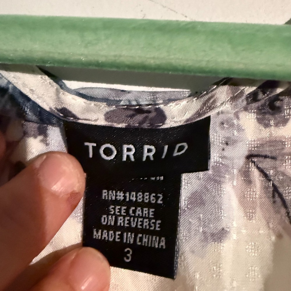 Torrid Size 3 Floral Boho Romantic Cottagecore Flowy Soft Girl Cold Shoulder - Picture 4 of 6